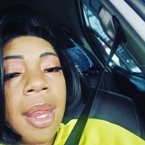 Meet your Posher, Ebony